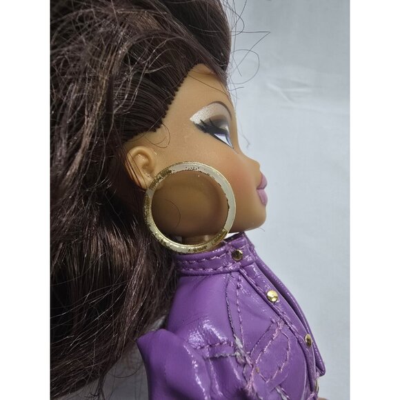 Bratz HTF Shira doll Anniversary MGA 2010 With Original Outfit And Poster - Picture 4 of 15